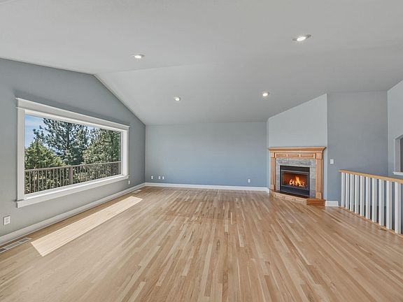 4th image of 2409 NW Hillpine Ct