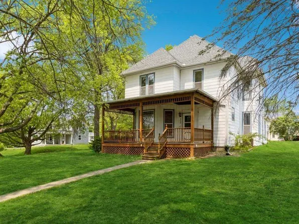 408 Oak St, Williamsburg, IA 52361