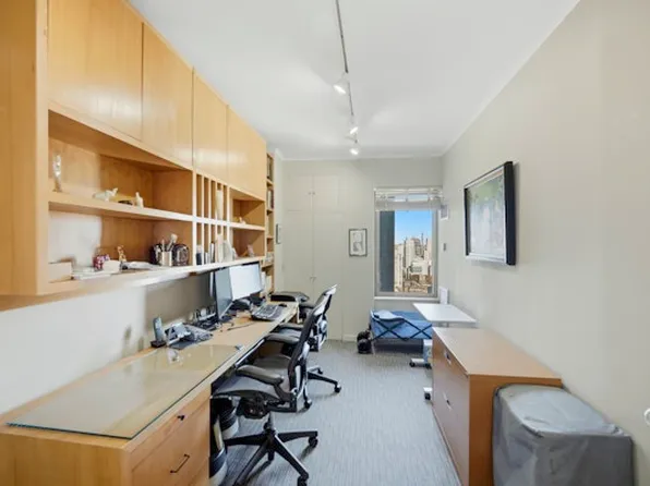 425 East 58th Street image 13 of 14