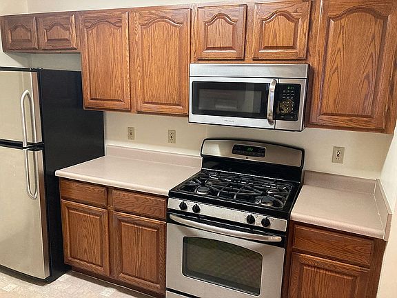5th image of 3002 Lenox Dr