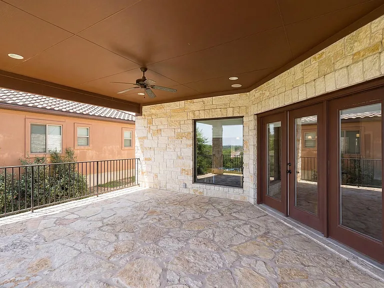 104 Cedar Glen Cv — Photo 20