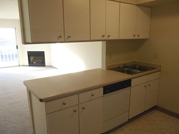 2nd image of 1120 Town Centre Dr APT 8