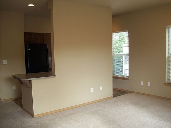 4th image of 1440 10th St Unit 209