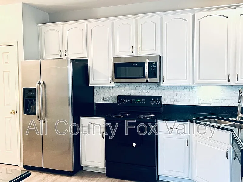 2 bed, 2.5 bath, $2,750 — Photo 2