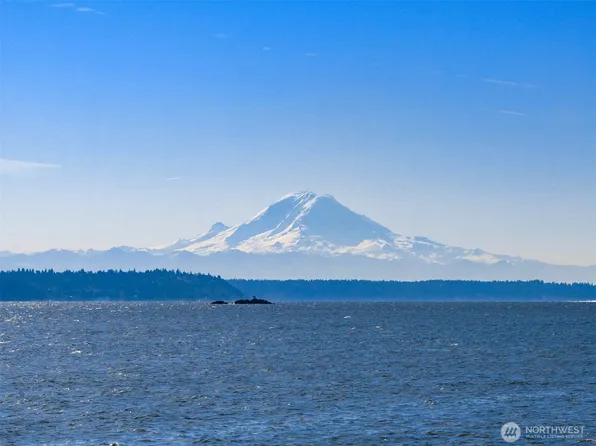 5430 Rockaway Beach Road NE, Bainbridge Island, WA 98110