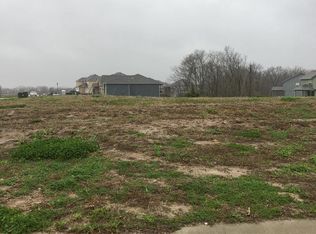 2100 Palisades Dr, Riverside, MO 64151