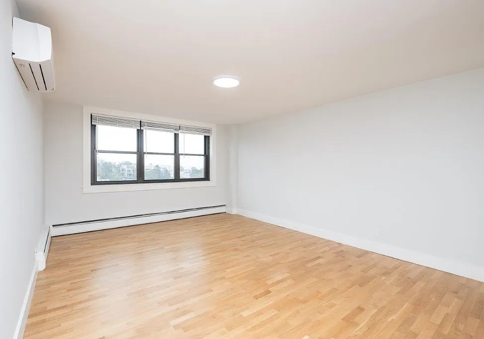2 bed, 793 sqft, $3,650 — Photo 2