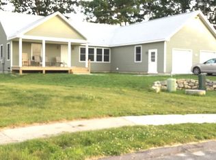 26 Faucett Ln, Pittsfield, MA 01201