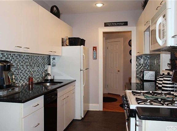 5th image of 12 Hempstead Ave APT 4K