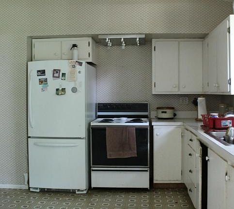 3rd image of 2442 Monterey Dr