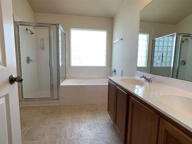 104 Lava Bed Dr — Photo 10