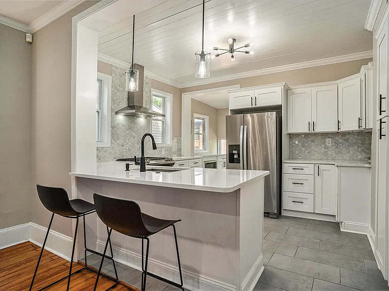 351 Washington Ave — Photo 1