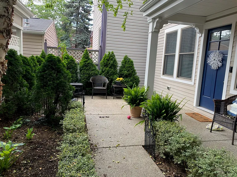 706 Ivy St #2 — Photo 3