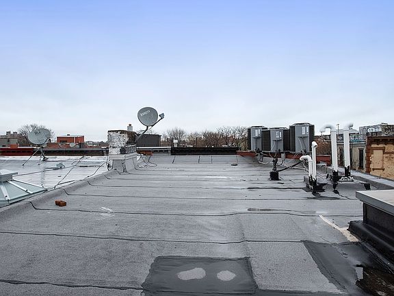 3rd image of 310 Tompkins Ave #5