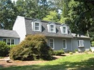 96 Stonehedge Ln S, Guilford, CT 06437