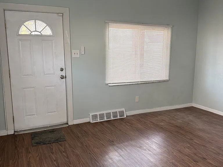 1310 Pirl St — Photo 15