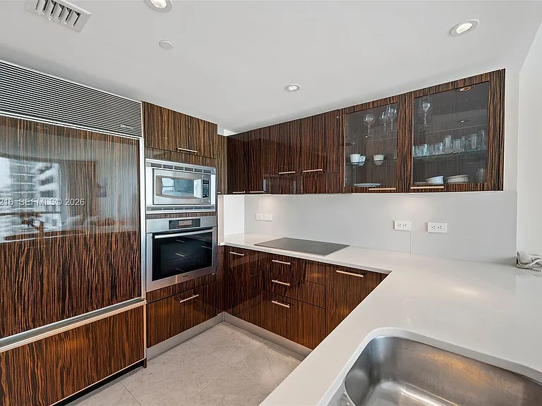 6801 Collins Ave #1215 — Photo 6