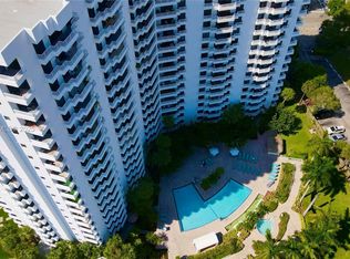 3300 NE 192nd St APT 807, Aventura, FL 33180