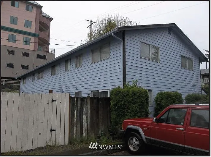1616 35th Street photo 1