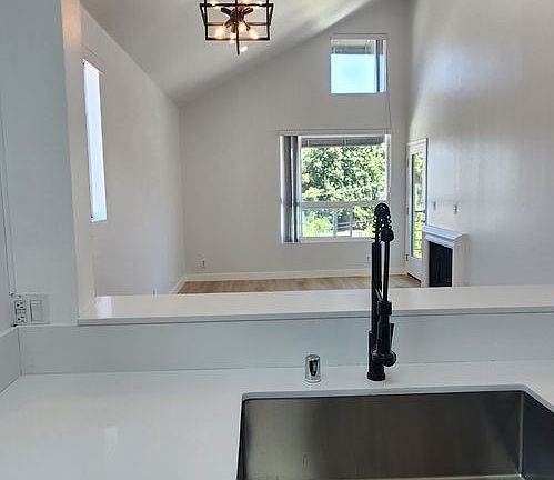 5th image of 14515 Dickens St #1B-1Ba