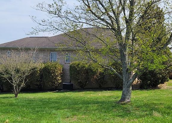3rd image of 1160 Hill Dr