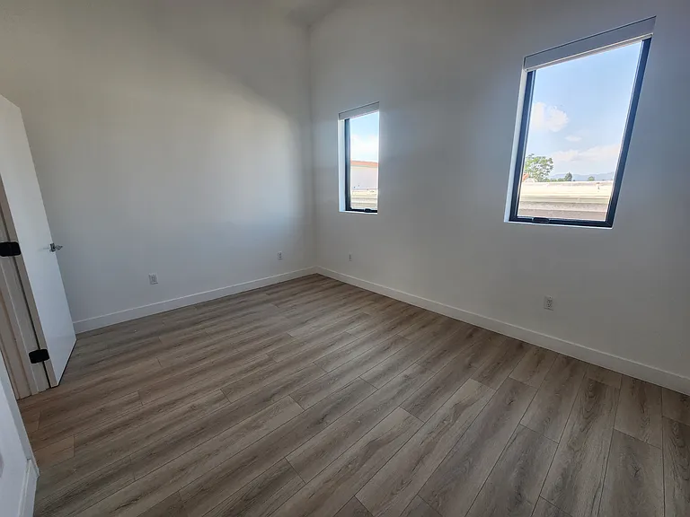 6061 Fulton Ave #4 — Photo 16
