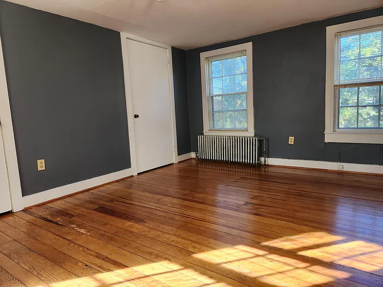 1520 Ridout Ln — Photo 15
