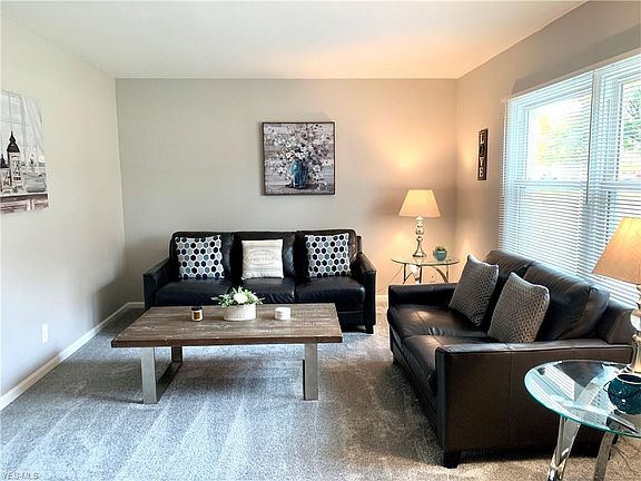 4th image of 4455 Lockwood Blvd