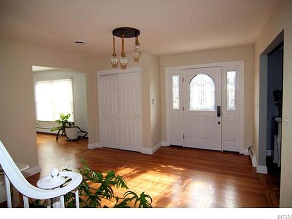 2nd image of 16 Hamden Heights Ct
