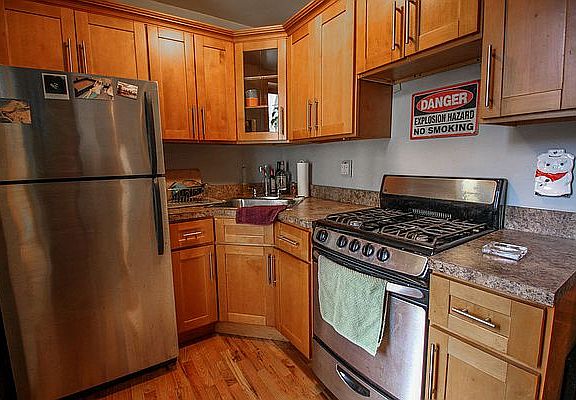 3rd image of 381 Berry St APT 2d