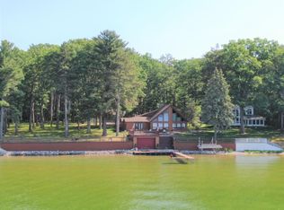 6221 Pine St, Hubbard Lake, MI 49747