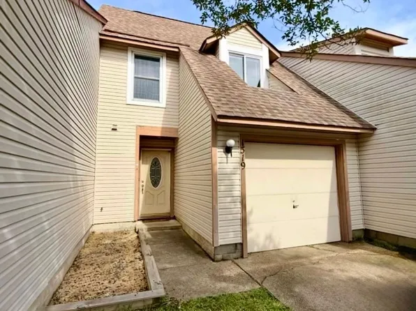 1519 Sword Dancer Dr, Virginia Beach, VA 23454