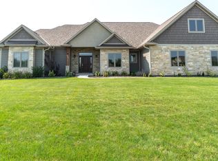 6805 N Smoketree Pass, Appleton, WI 54913