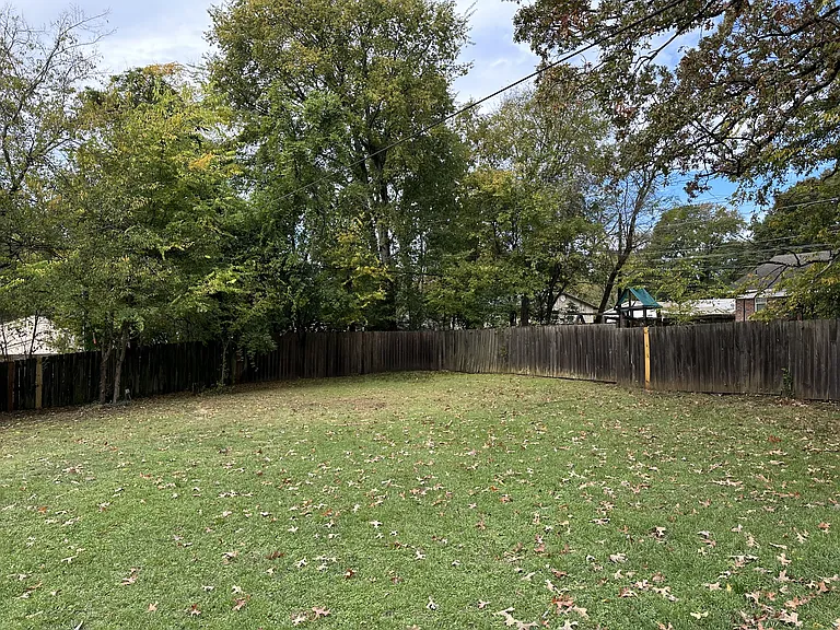 3811 Elizabeth St — Photo 23