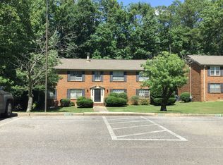 2111 Montreat Way APT B, Vestavia Hills, AL 35216