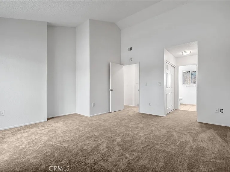4526 Heil Ave — Photo 12