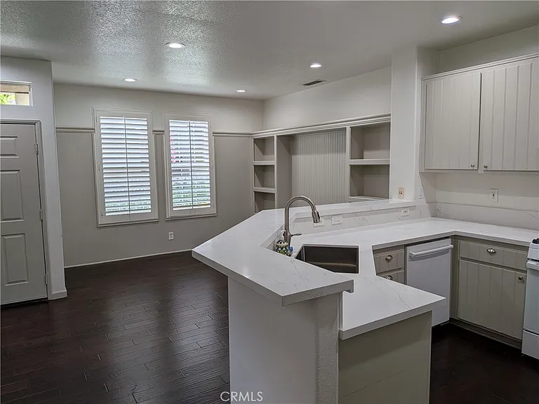27 Picket Ln — Photo 5