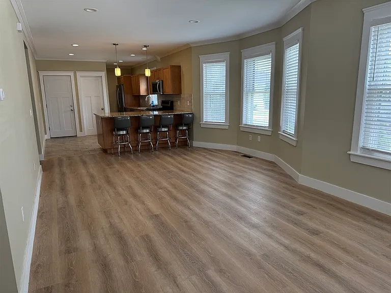 338 Pleasant St #1 — Photo 7