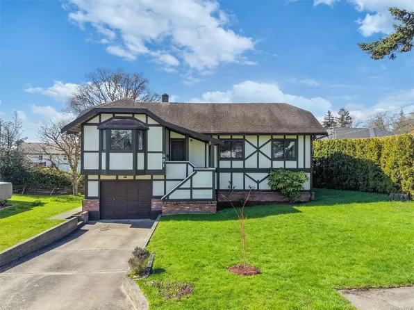 891 Lavender Ave, Saanich, BC V8Z 2M6