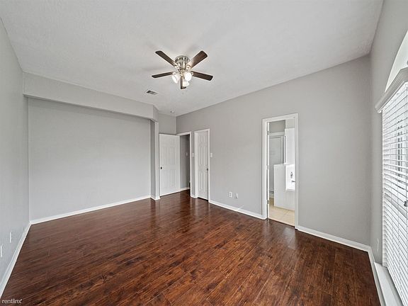 4th image of 4823 Chase Wick Dr