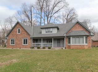 1130 Timber Grove Pl, Beech Grove, IN 46107