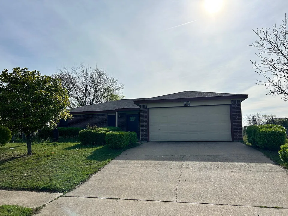 2604 Mark Dr