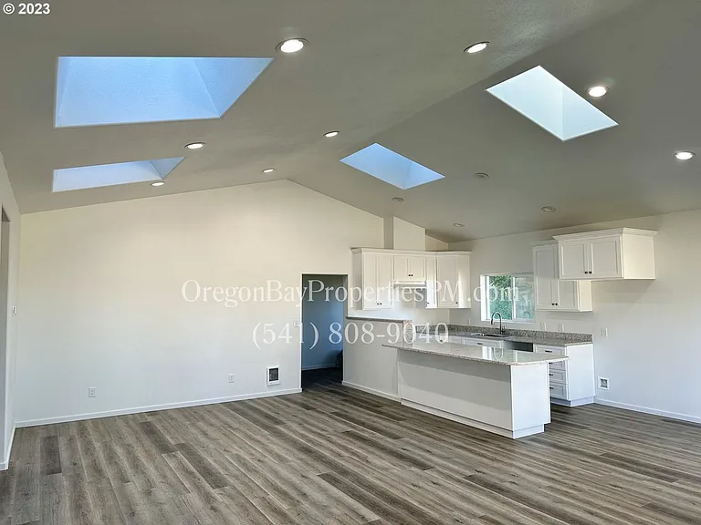 1656 Coos River Hwy — Photo 3