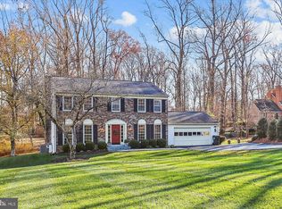 10305 Shesue St, Great Falls, VA 22066