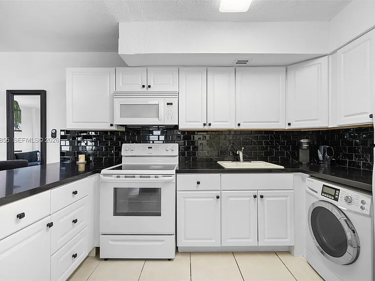 801 S Ocean Dr #207 — Photo 6
