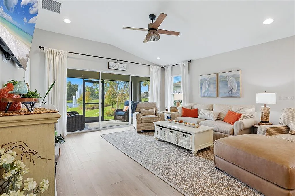 3 bed, 2.0 bath, 1518 sqft, $2,650 — Photo 4