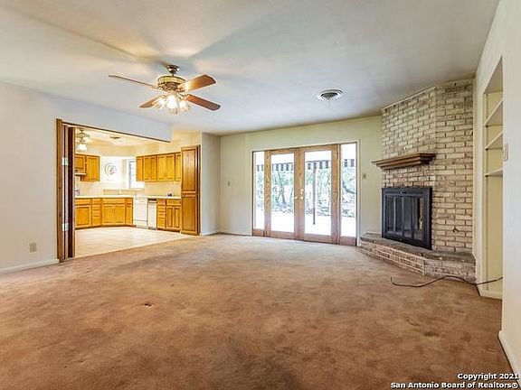 4th image of 209 Meadowbrook Dr