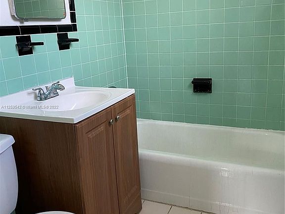 5th image of 900 NW 103rd St #900
