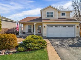 220 Rainmaker Run, Lake In The Hills, IL 60156