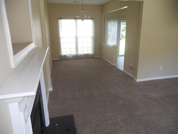 5th image of 824 Blazingwood Dr